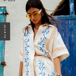 VRG GRL Linen Top Natural Embroidered Sunsets in Capri Size 4